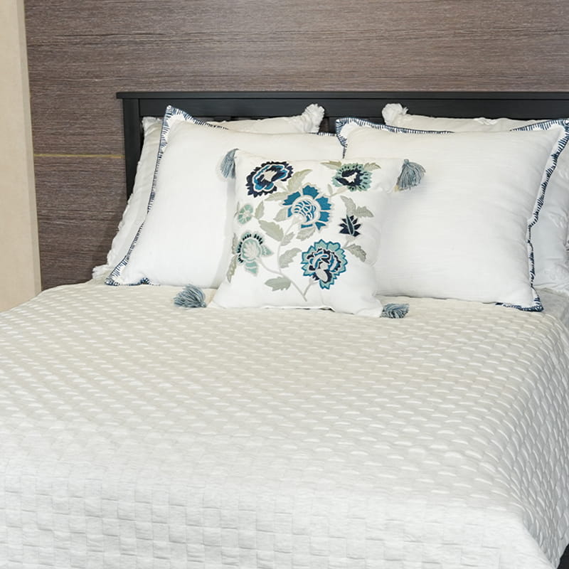 Airy Polyester Comforter Set