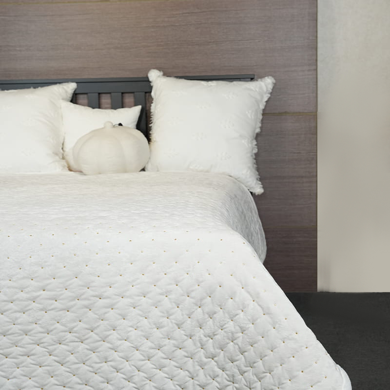 Gold Thread Embroidery Quilt Set