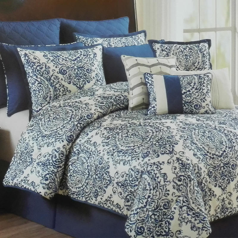 Naka-print na Faux Linen Comforter Set