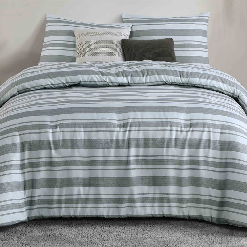 Naka-print na Microfiber Comforter Set